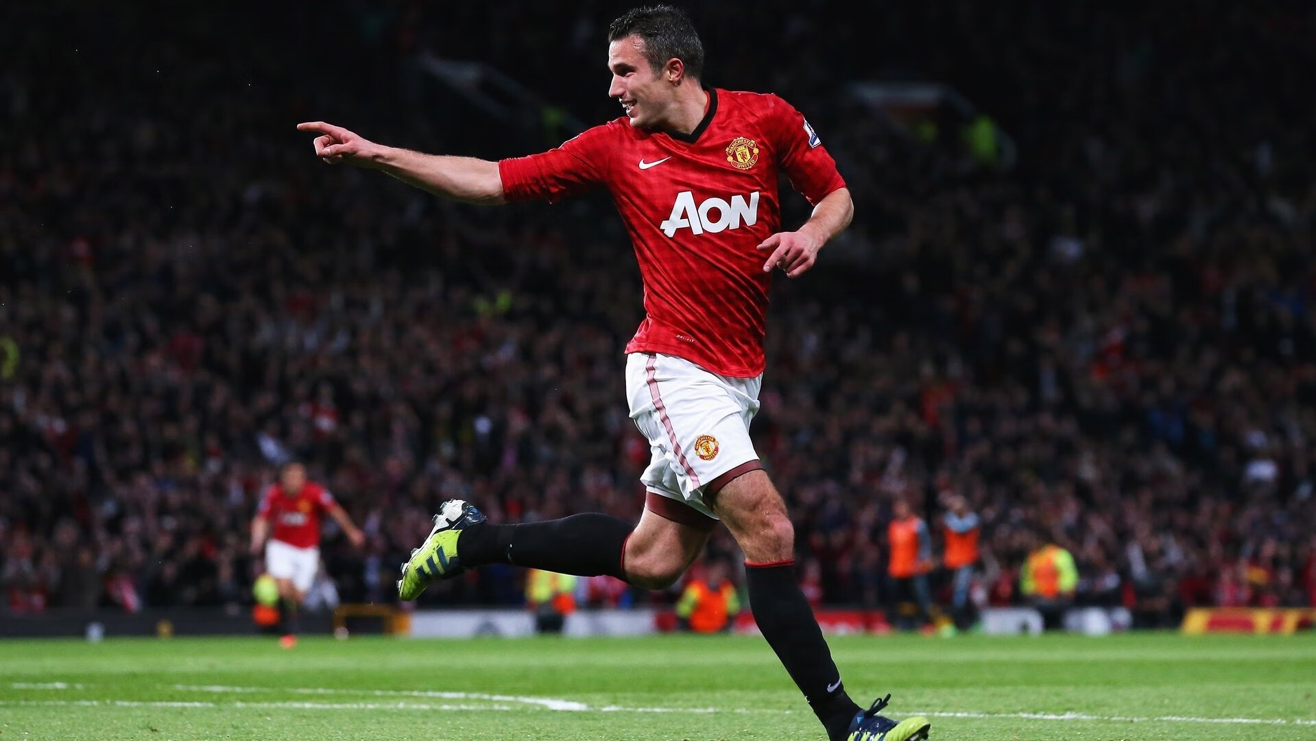 中国双人滑组合闪耀国际赛场 刷新赛季最佳成绩